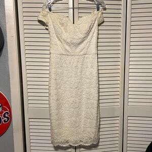 Premier Amour white lace dress very clean and pretty Size 8